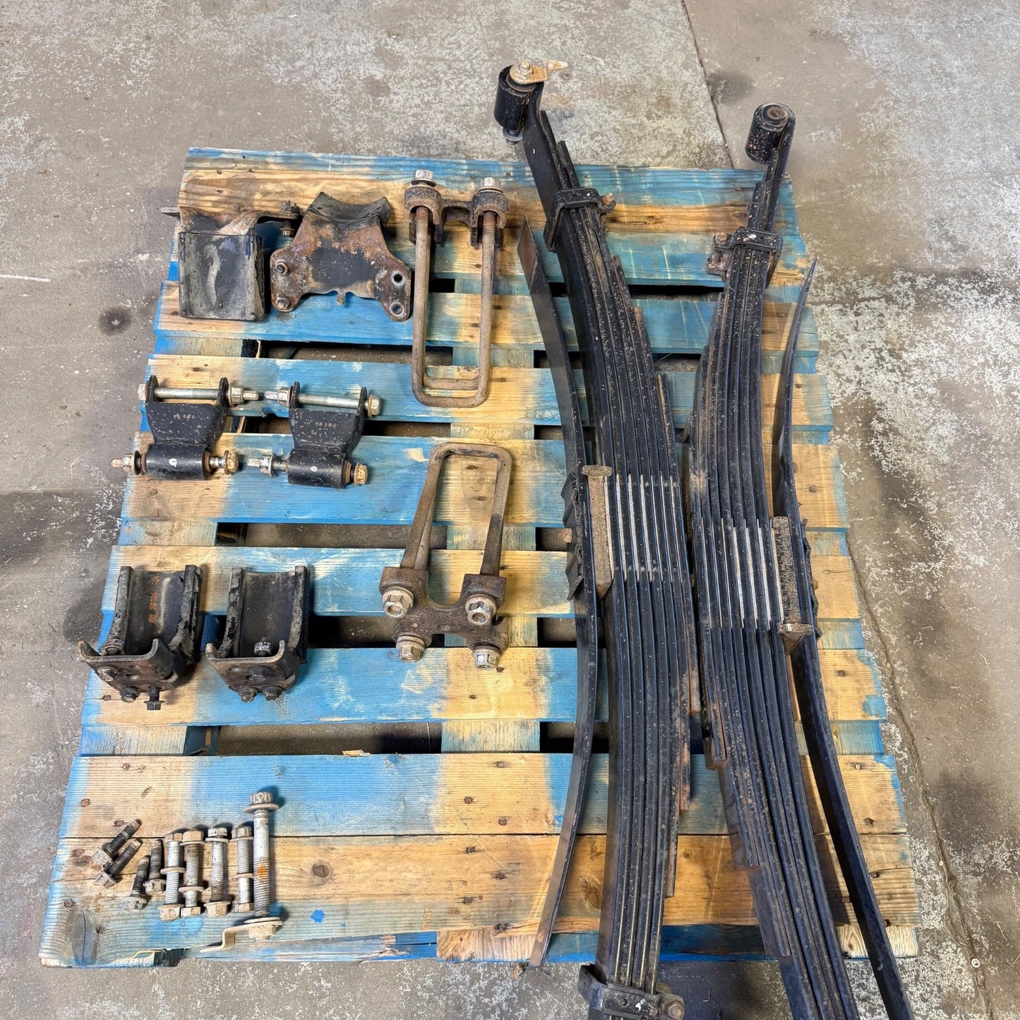15-19 Chevy Silverado 3500HD Cab & Chassis Rear Leaf Spring & Hardware Overload8