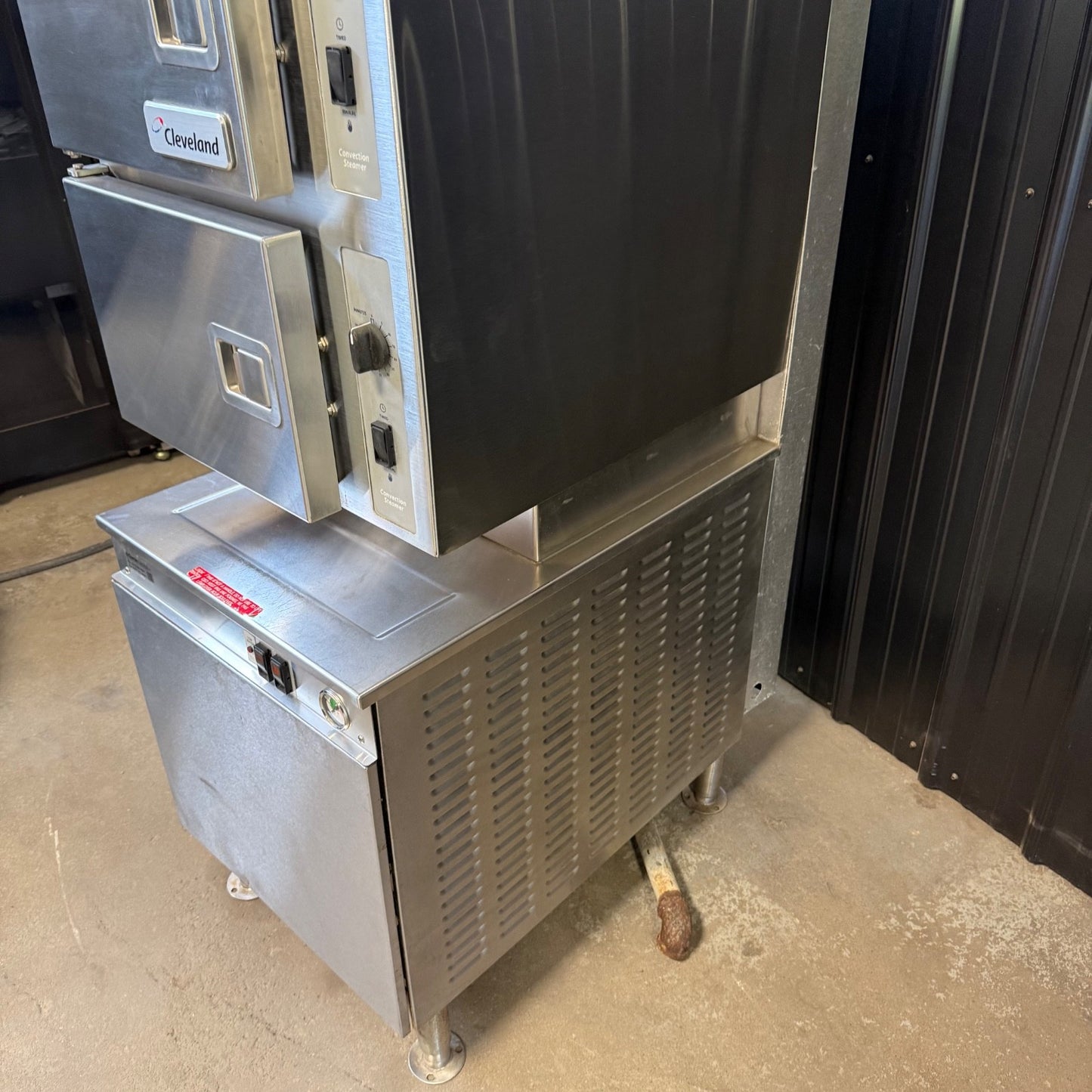Cleveland 24CGM200 Natural Gas Convection Steamer \ Double Oven | Natural Gas9