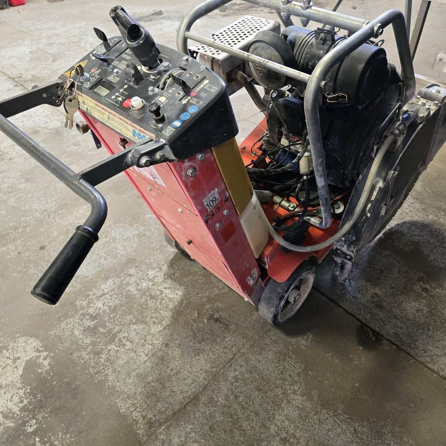 Husqvarna FS524 24" Self-Propelled Walk Behind Concrete Saw Honda GX630 – 122HRS6
