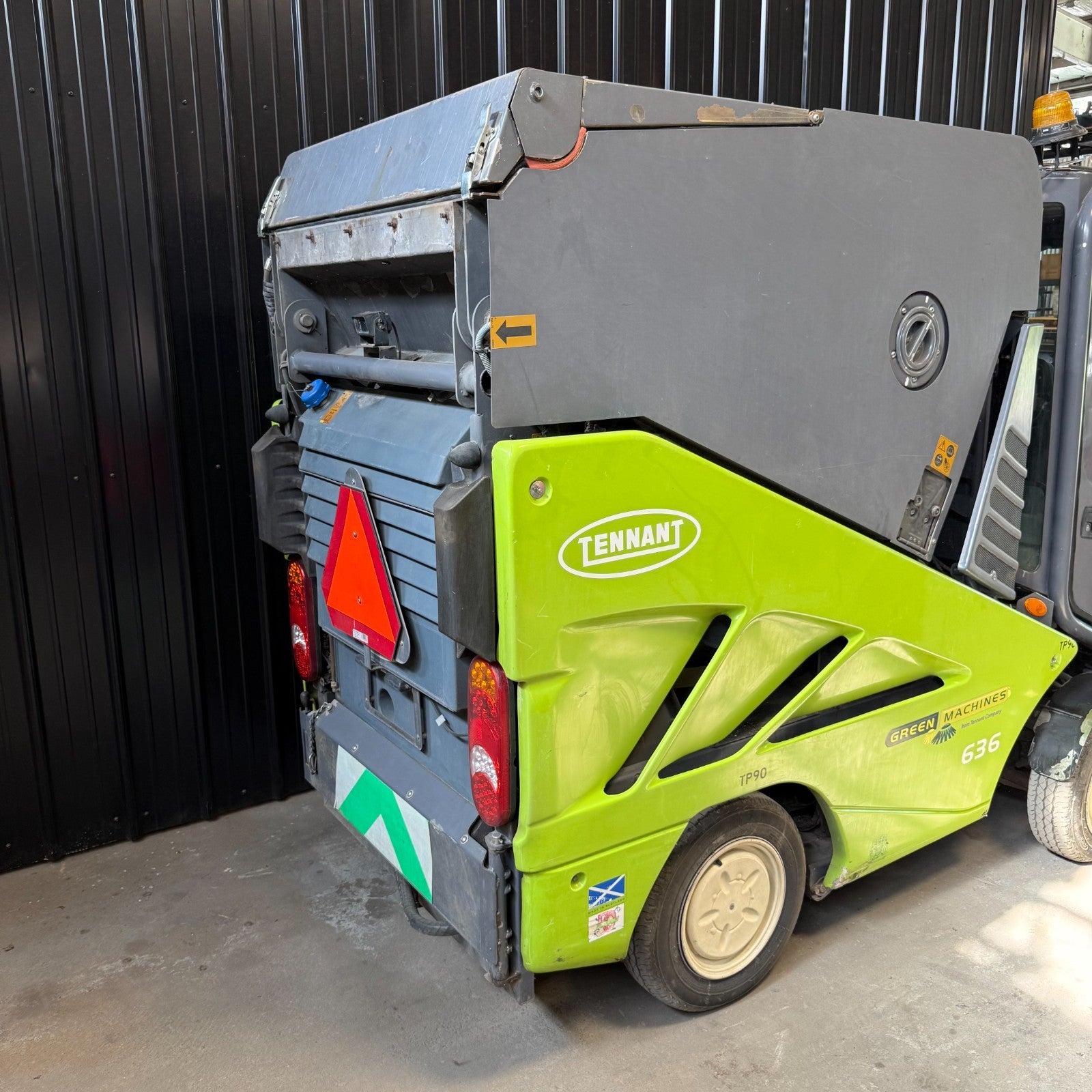 Tennant Green Machines 636 TP90 Diesel Street Sweeper 3321 Hrs Kubota 4WD Cab16