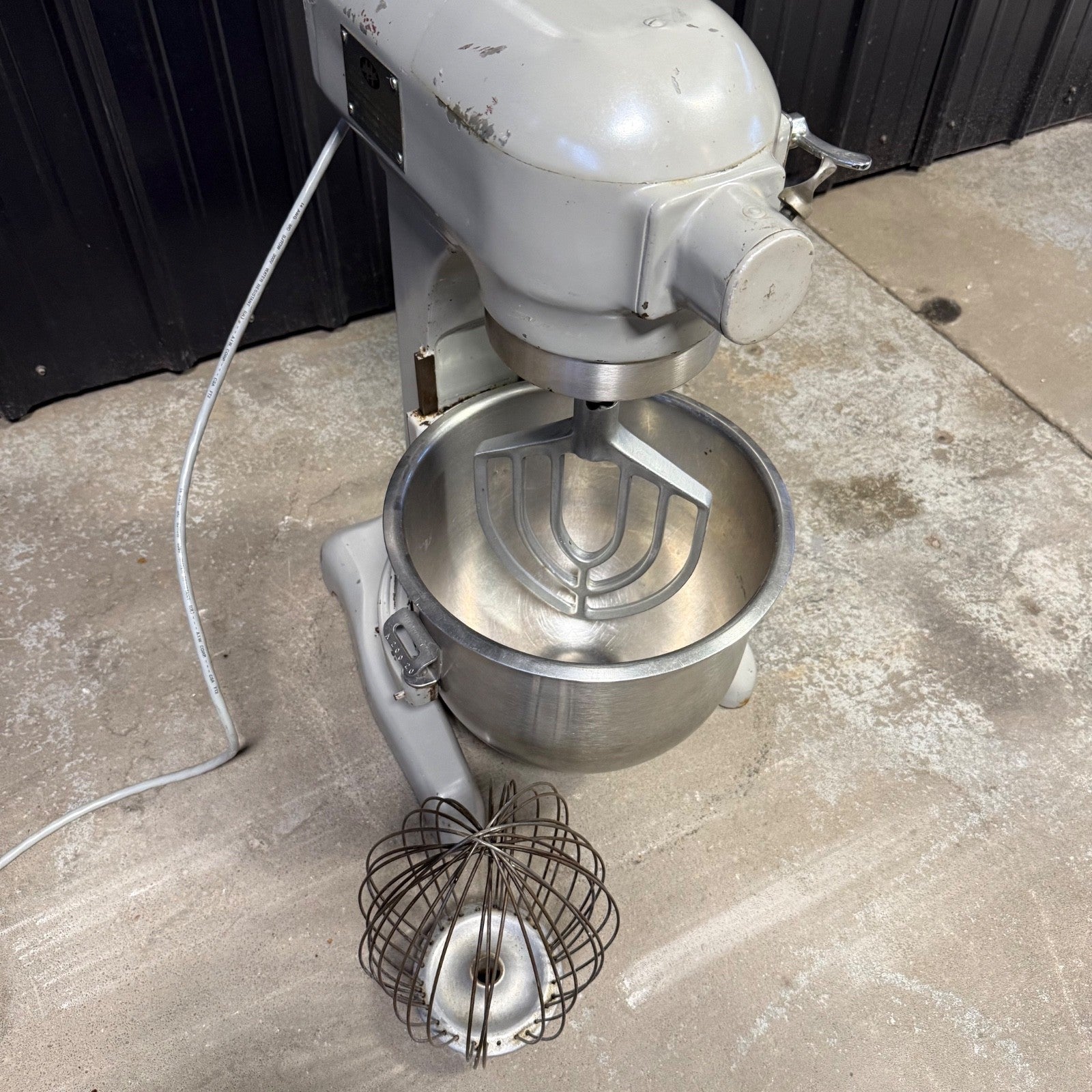 Hobart A200 20 QT Mixer w/ Bowl Whisk Paddle | Bakery Dough Pizza | 3 Speed1