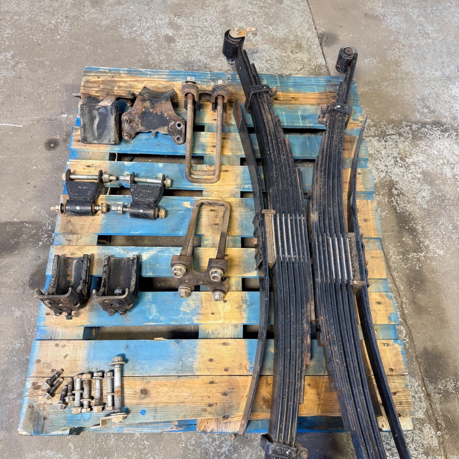 15-19 Chevy Silverado 3500HD Cab & Chassis Rear Leaf Spring & Hardware Overload8