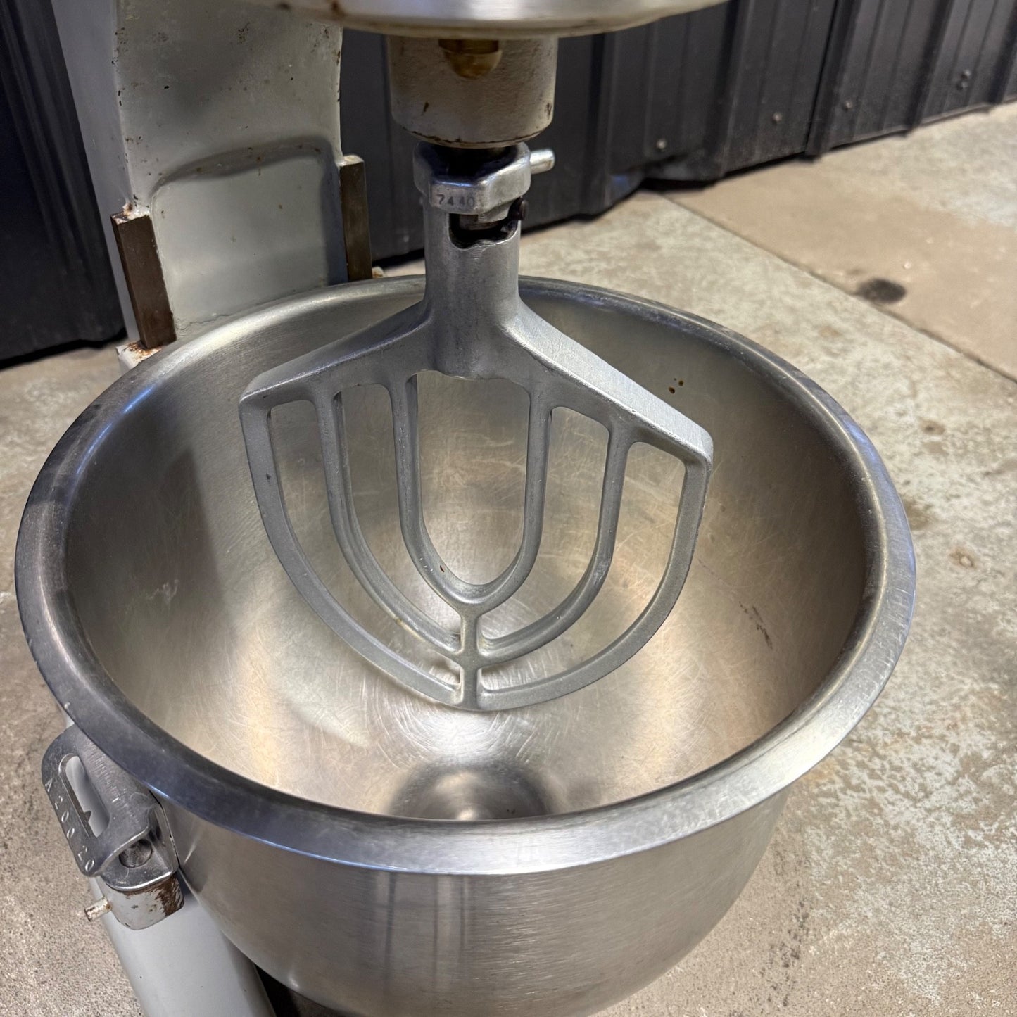 Hobart A200 20 QT Mixer w/ Bowl Whisk Paddle | Bakery Dough Pizza | 3 Speed2