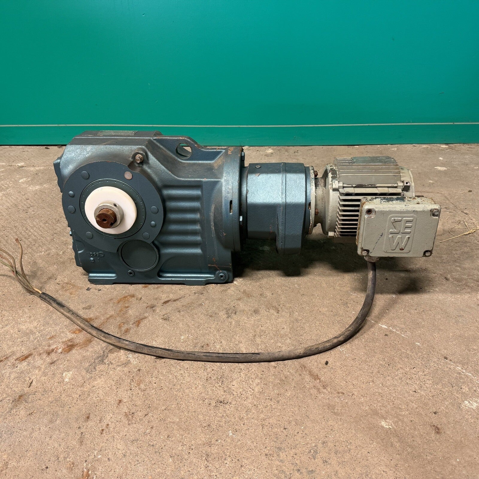 Sew Eurodrive KA87 230/460V Gear Motor Encoder Reducer - 3 Phase