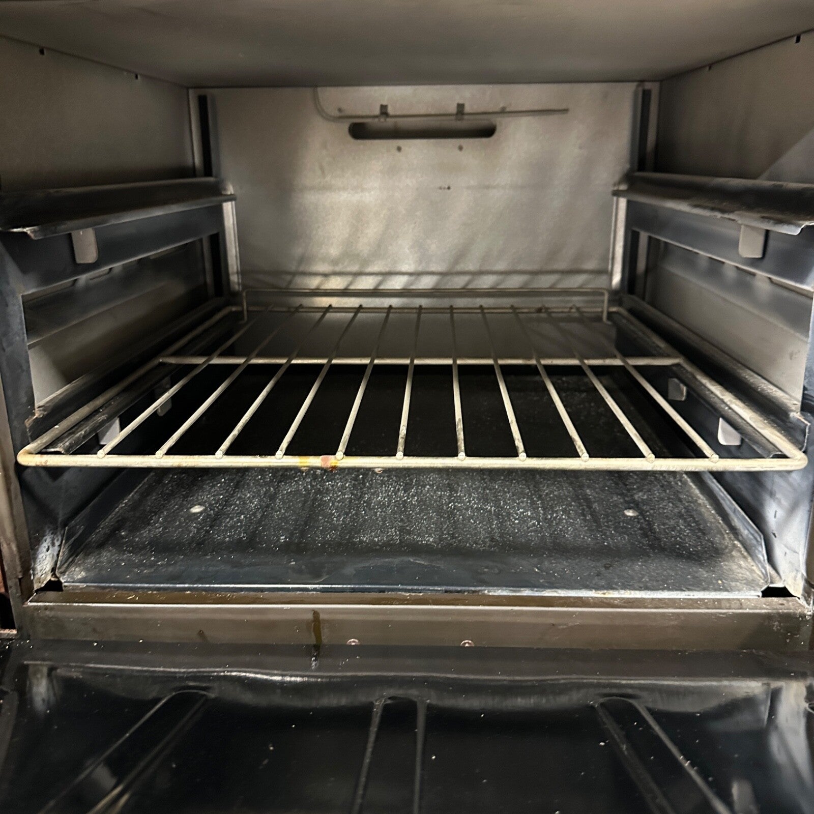 Vulcan 24" 4 Gas Burners & Oven - Natural Gas - 24L Small Commercial Kitchen