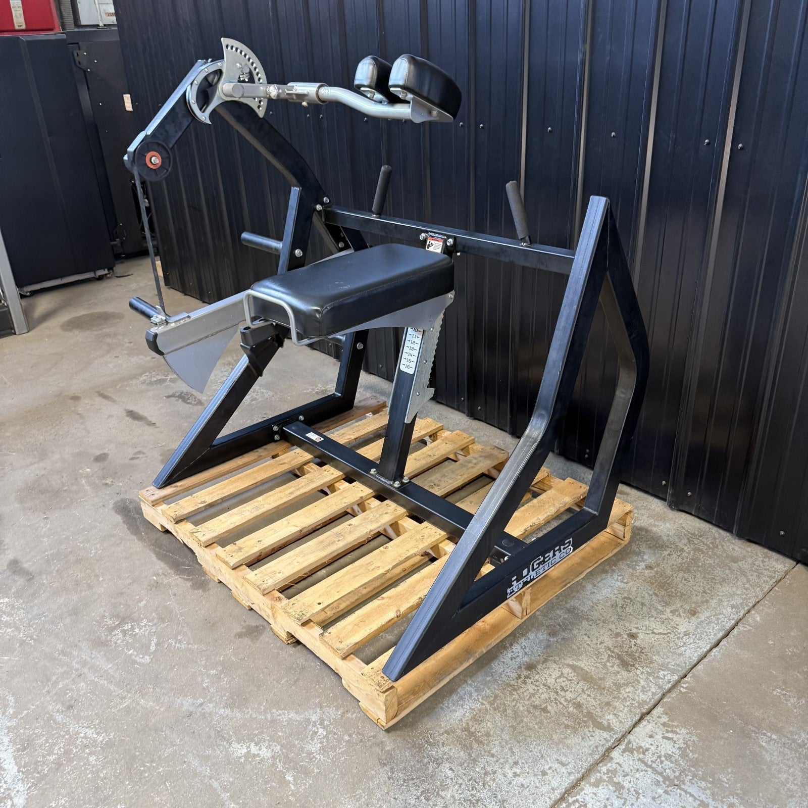 Rogers Athletic Pendulum 4 Way Neck Plate | Strengthen Exercise Gym Equipment