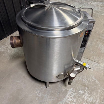 Groen AH/1E-40 40 Gal Jacket Steam Kettle | Natural Gas Stationary 2/310