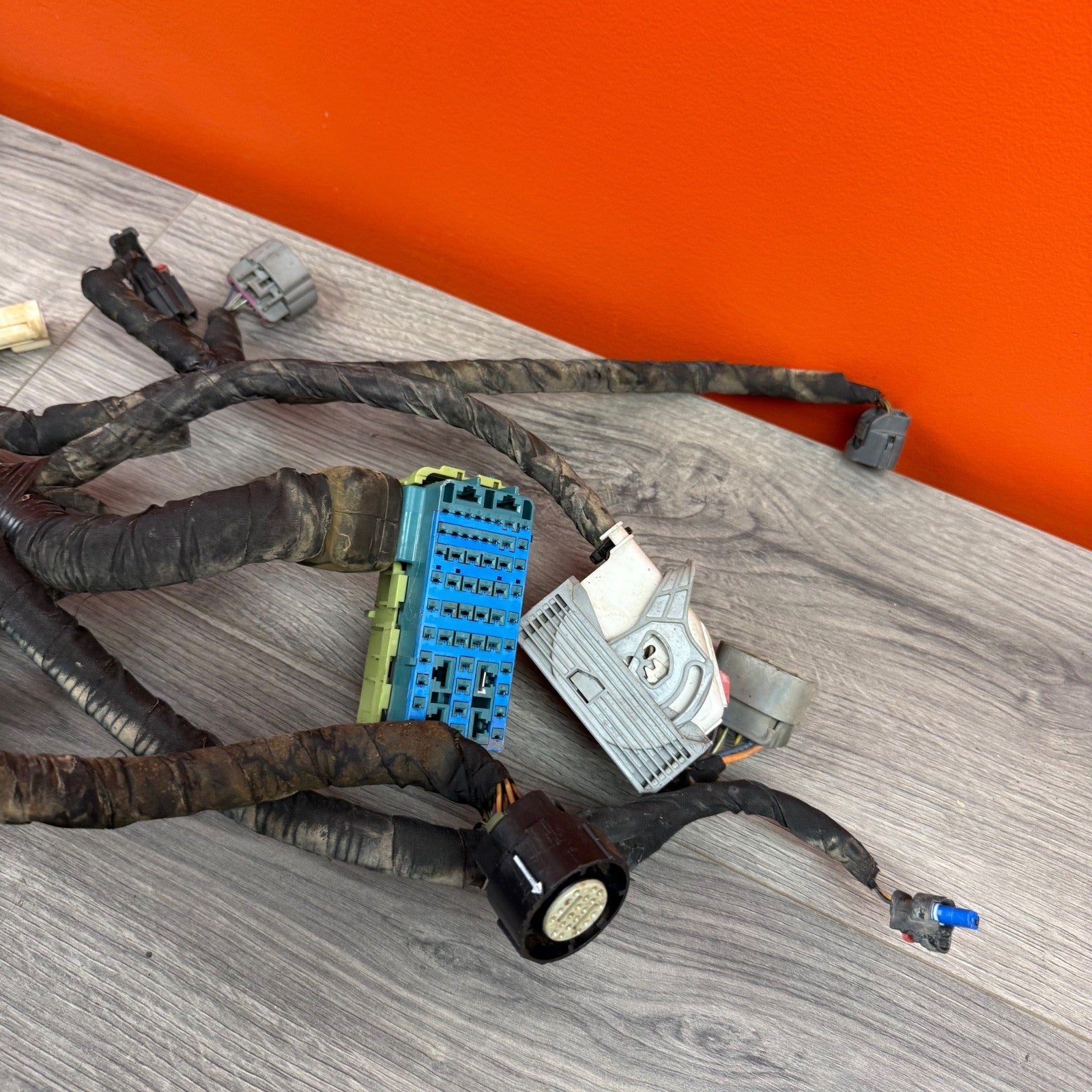 2015-2016 Chevrolet GMC Duramax 6.6L LML Engine Bay Wiring Harness OEM4