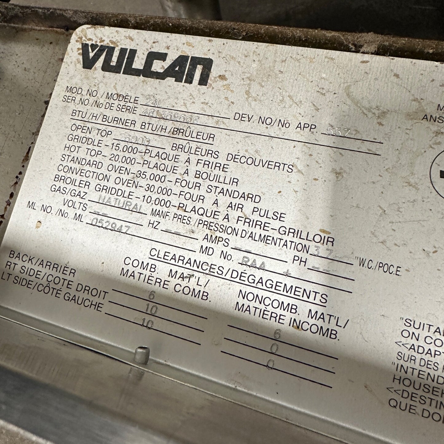 Vulcan 24" 4 Gas Burners & Oven - Natural Gas - 24L Small Commercial Kitchen