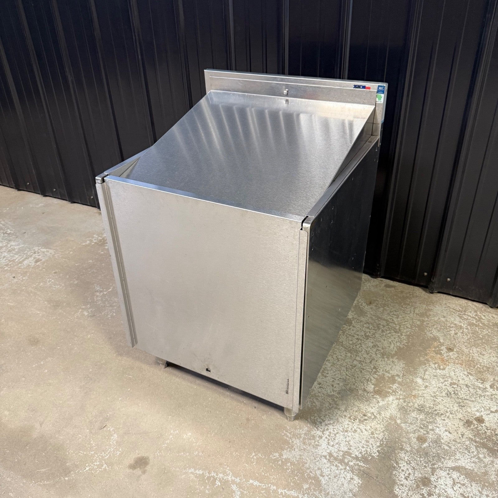 Perlick TS24LS Liquor Bottle Display Cabinet - Behind Bar Storage Step w/ Covers