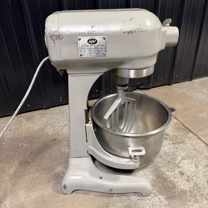 Hobart A200 20 QT Mixer w/ Bowl Whisk Paddle | Bakery Dough Pizza | 3 Speed6