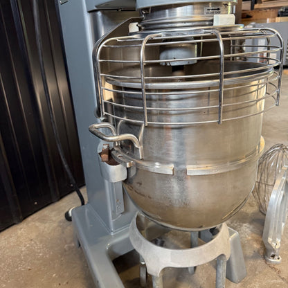 Hobart D340 40 Qt Mixer W/ Bowl & Attachments & Guard 1 1/2 HP 3 PH 480v5