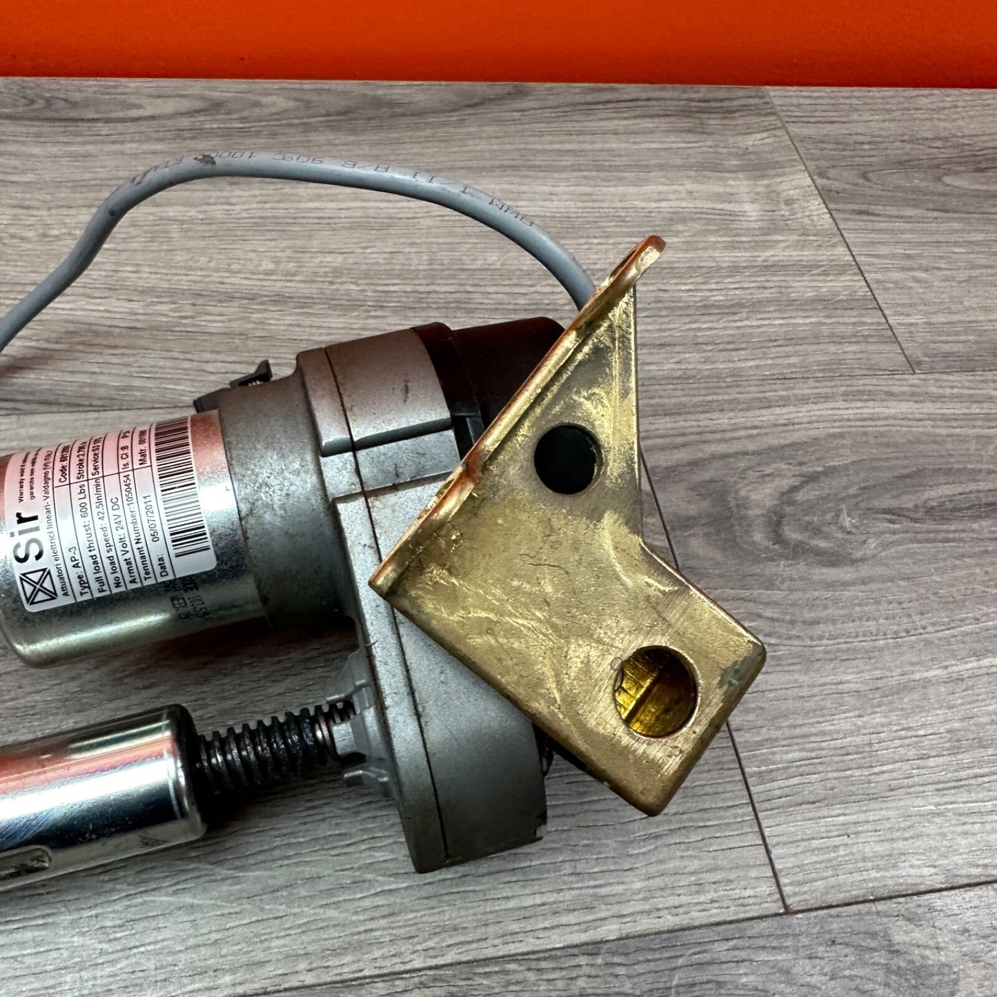 Tennant 1050452, Strive Floor Scrubber Actuator 1013319