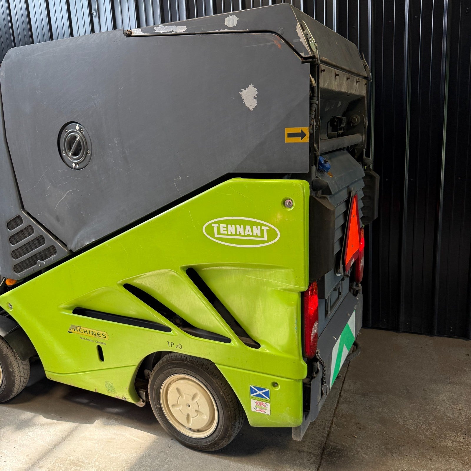 Tennant Green Machines 636 TP90 Diesel Street Sweeper 3321 Hrs Kubota 4WD Cab3
