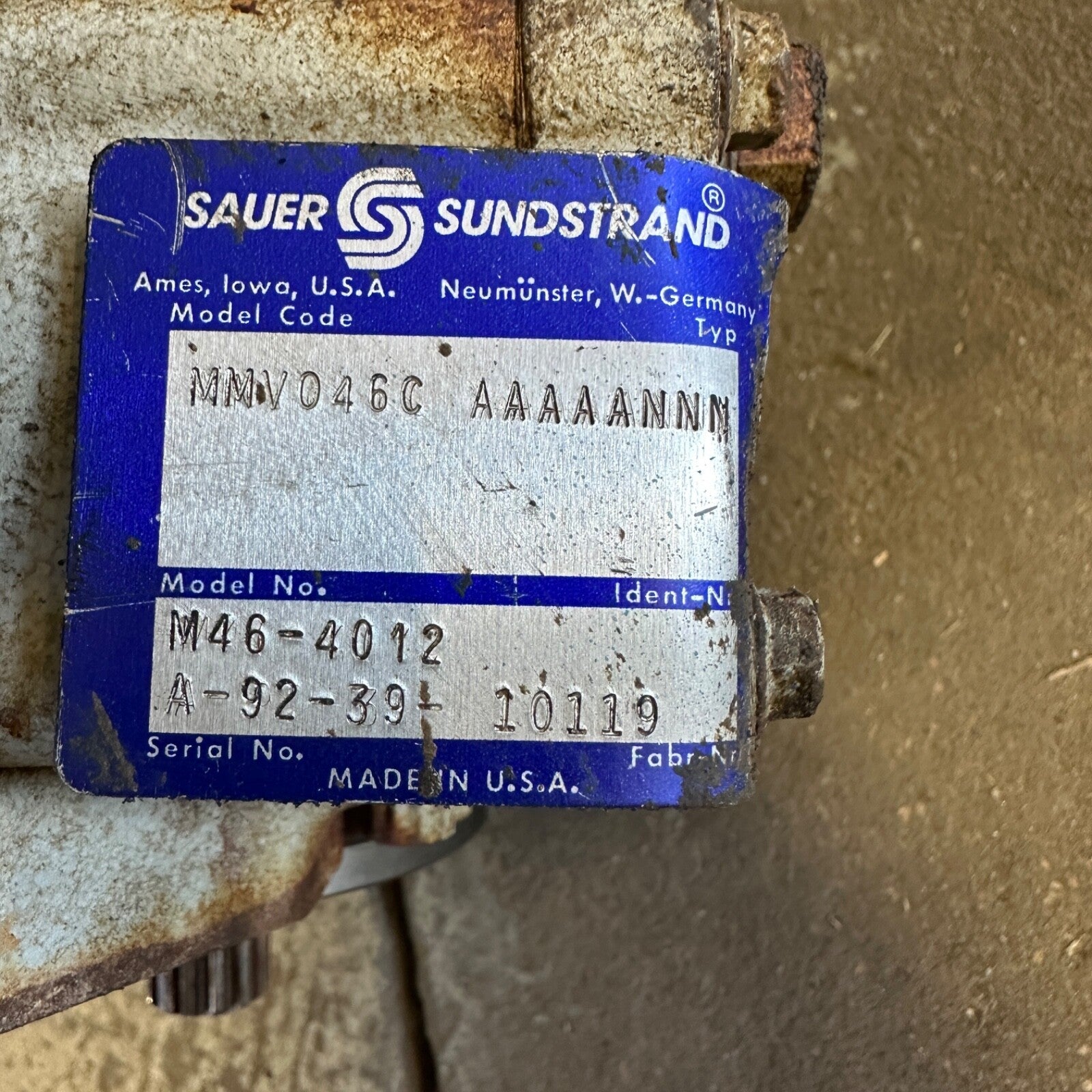 Hydraulic Drive Motor - Genie S60 - M464012 | MMV-046c Danfoss Sauer M46