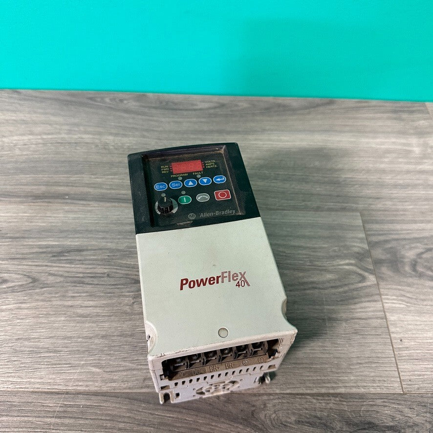 Allen Bradley PowerFlex 40 3 Phase 480v - AC Drive - 22B-D2P3N104 1 HP