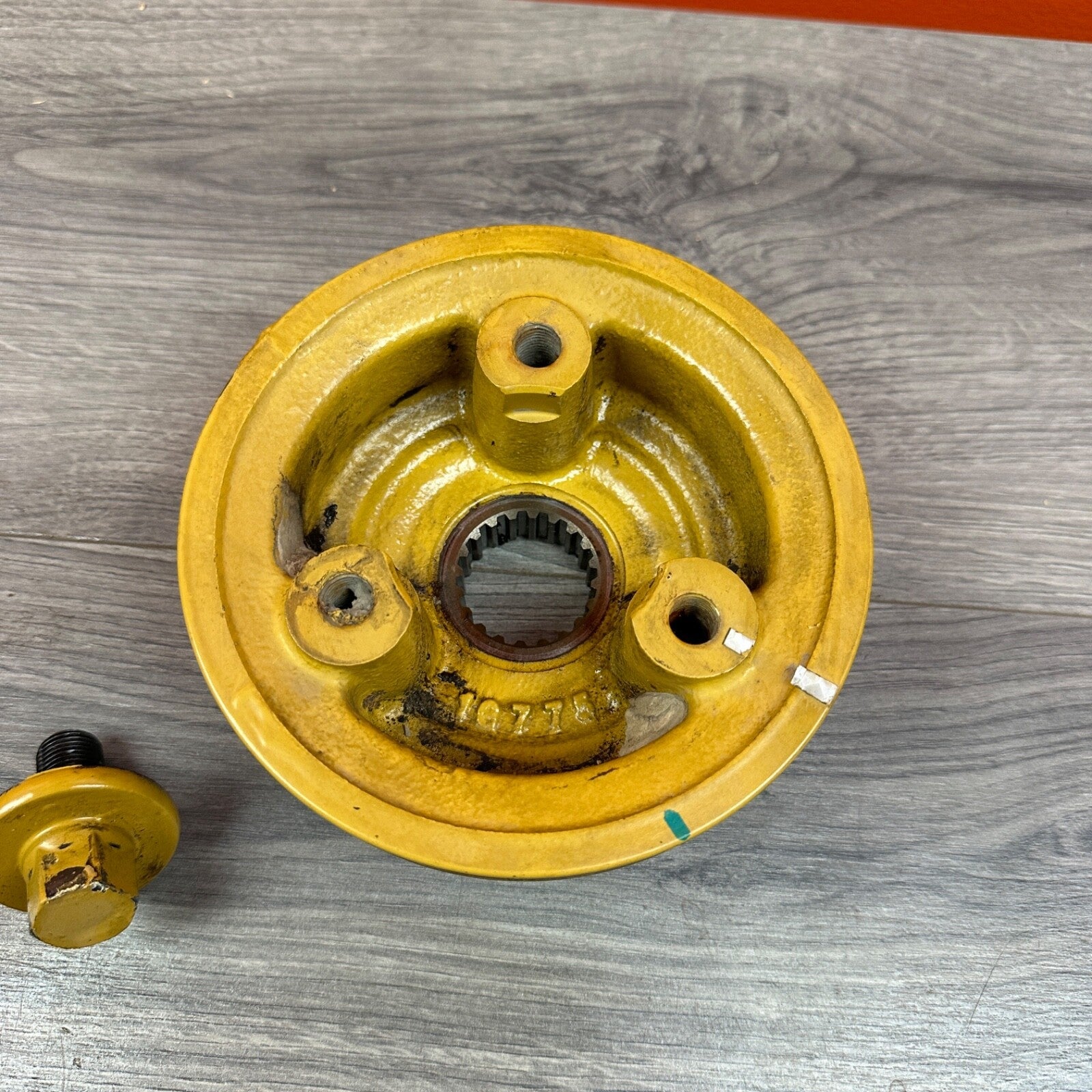 CAT Caterpillar 242D Skid Steer Crank Crankshaft Pulley w/ BOLT C3.3B Kubota