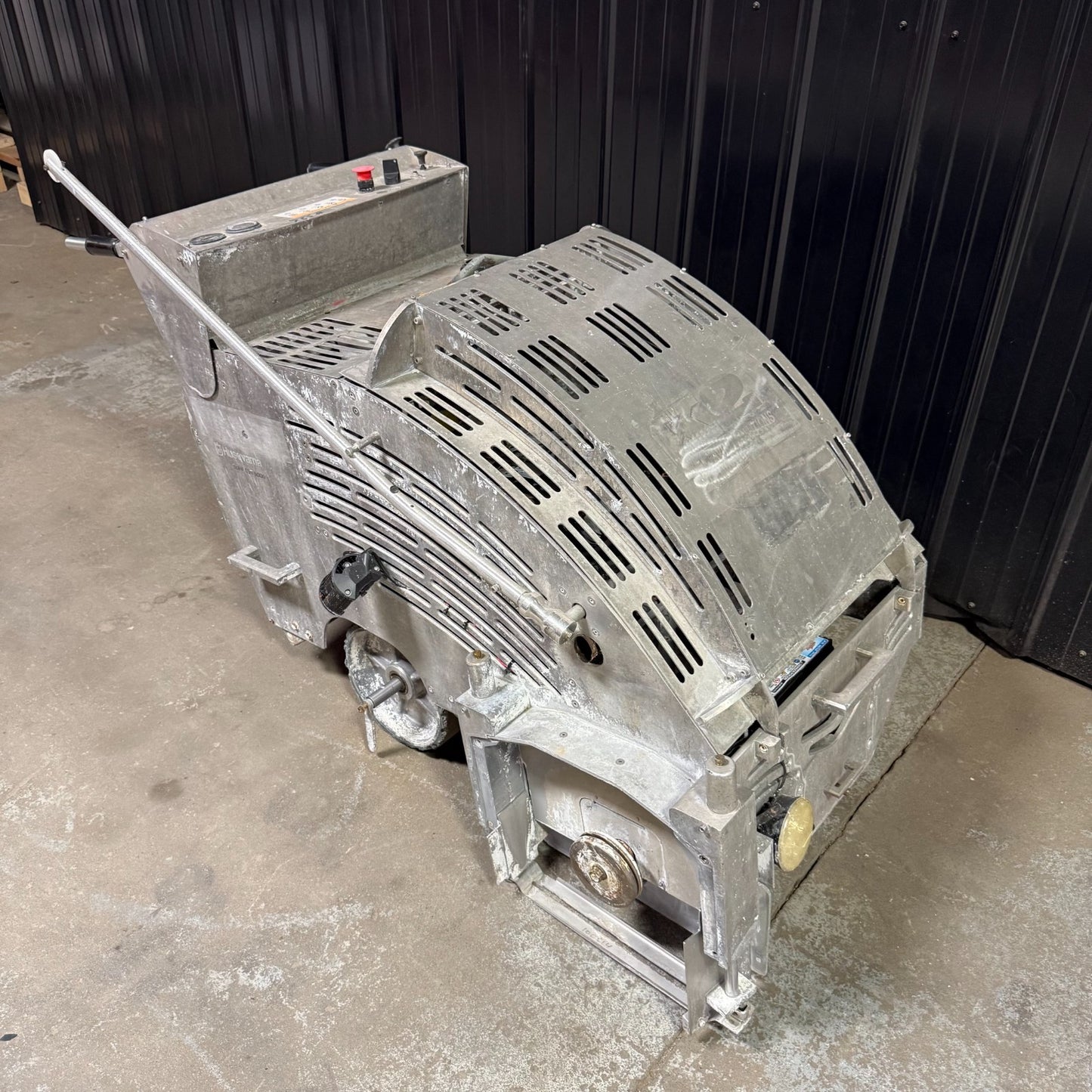 2011 Husqvarna Soff-Cut X5000 27HP Self-Propelled Early Entry Concrete Saw17