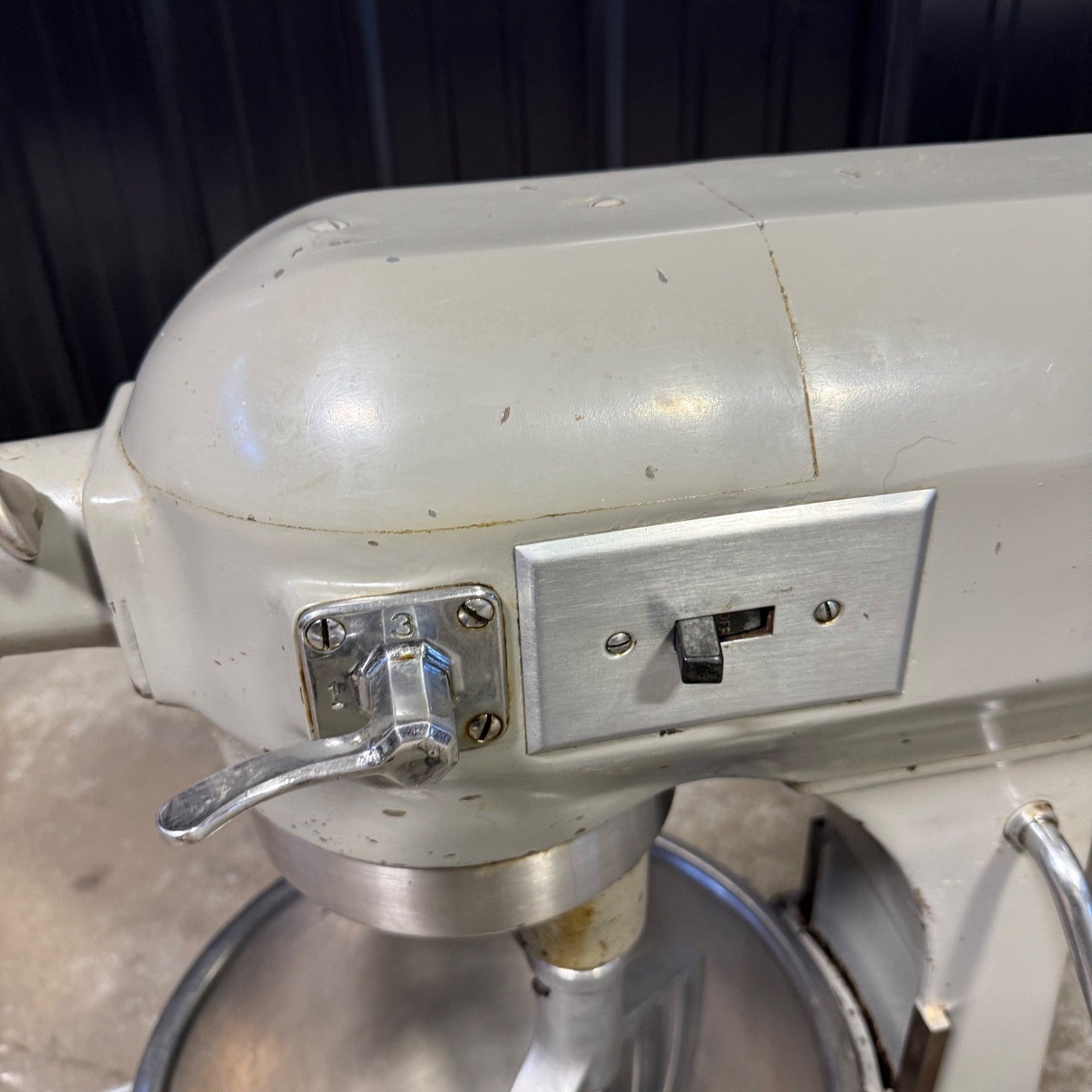 Hobart A200 20 QT Mixer w/ Bowl Whisk Paddle | Bakery Dough Pizza | 3 Speed4