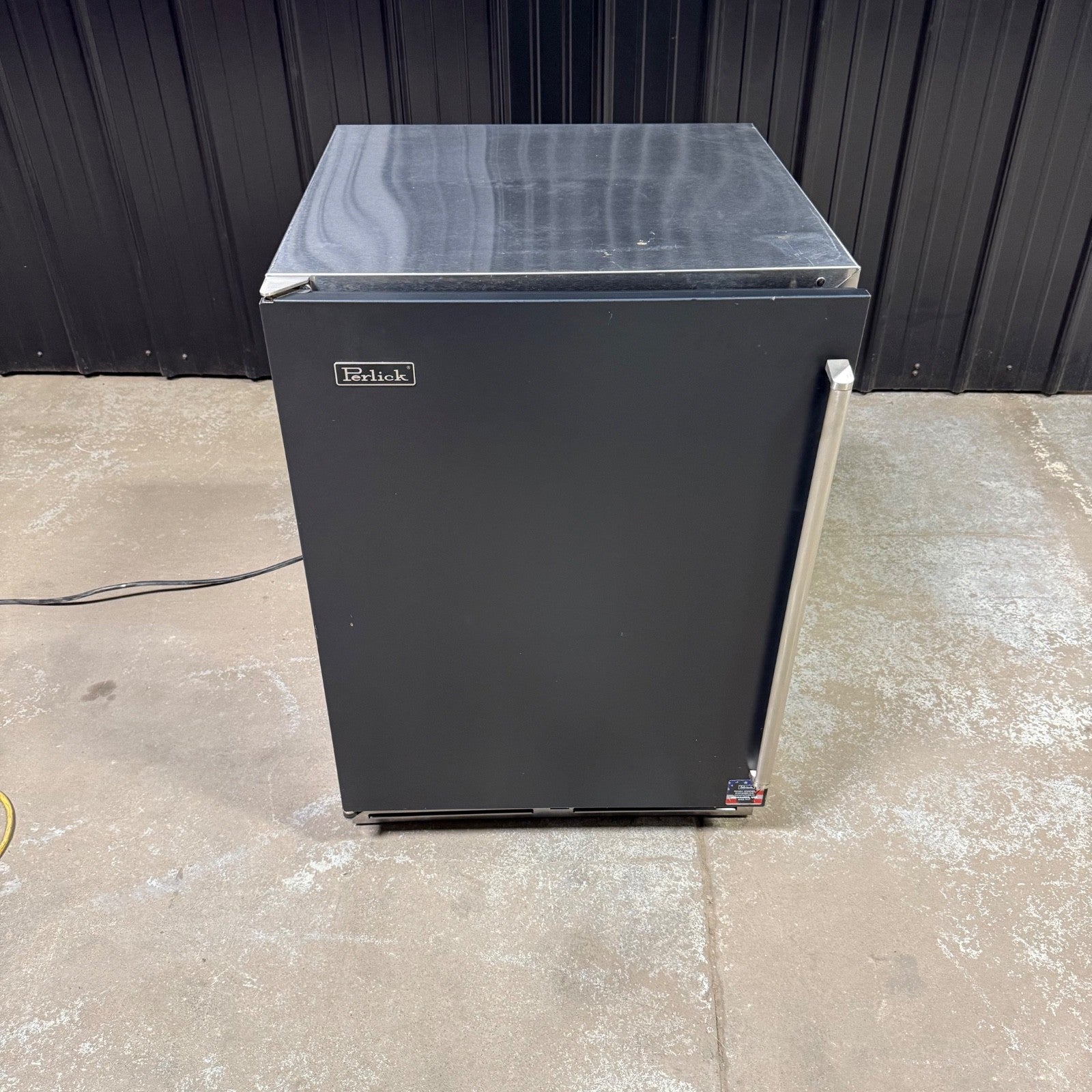 Perlick 24" Commercial Undercounter Glass Chiller / Freezer HC24FS Black