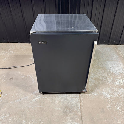 Perlick 24" Commercial Undercounter Glass Chiller / Freezer HC24FS Black