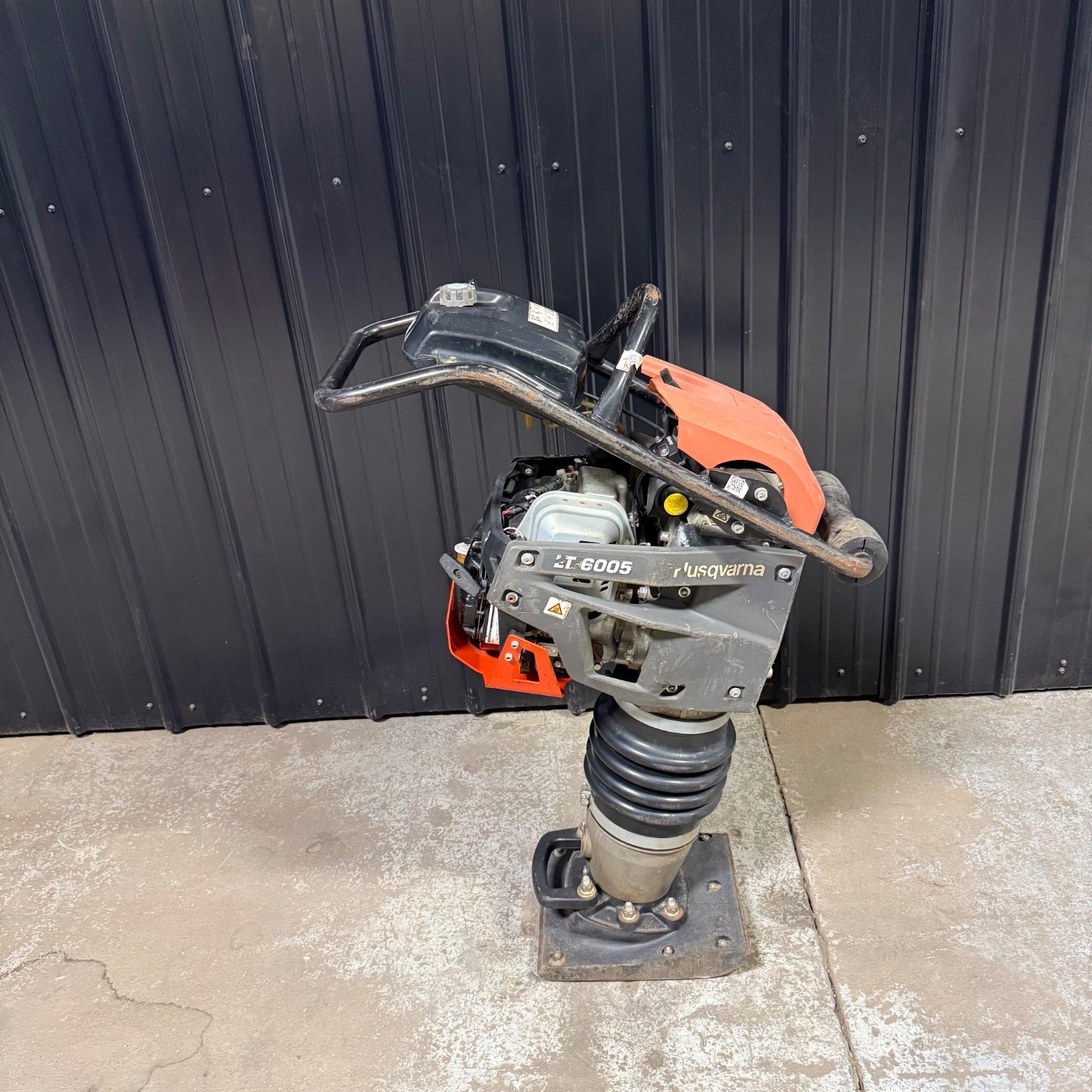 Husqvarna LT6005 Jumping Jack Tamper Plate Compactor - Rock - Asphalt - Dirt