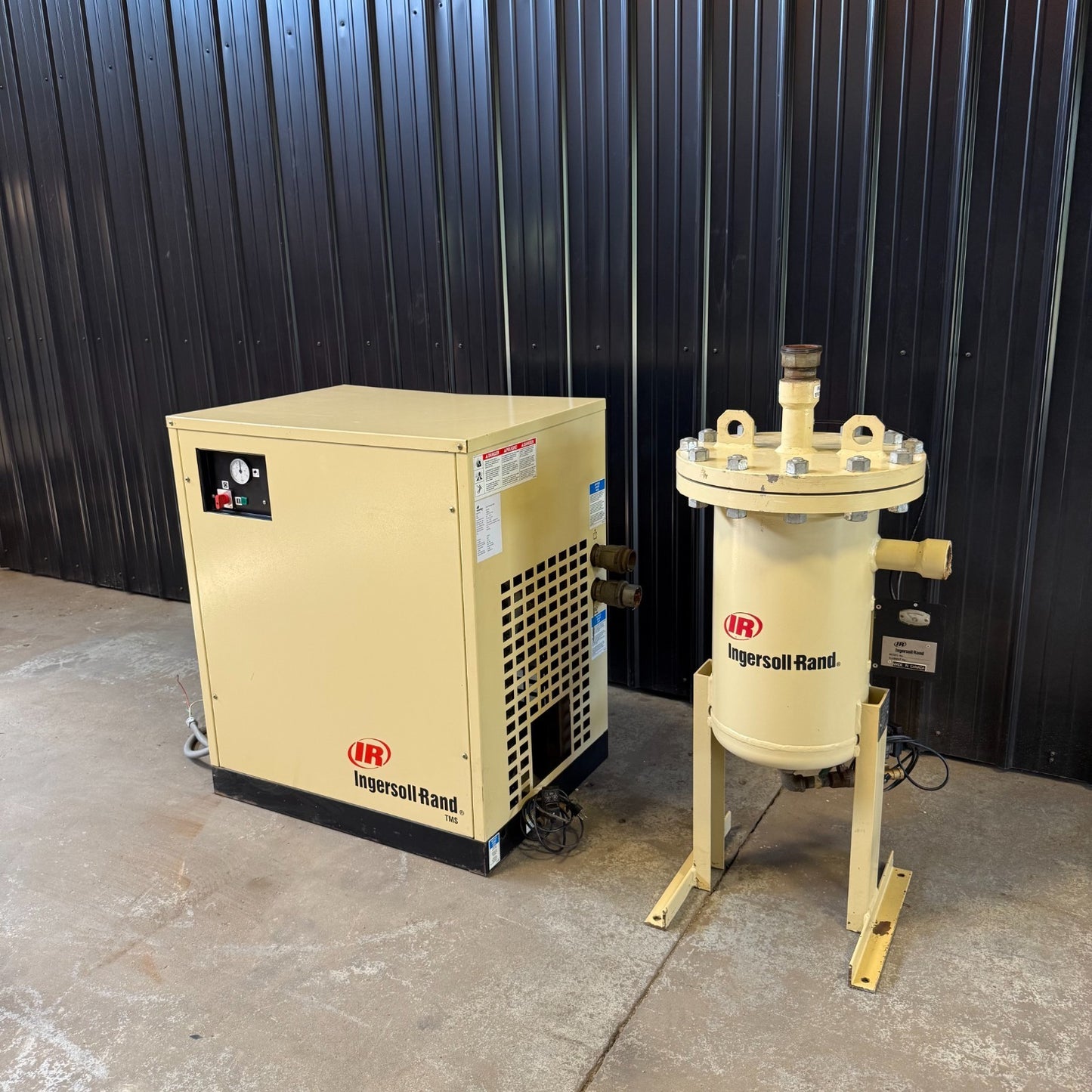 Ingersoll Rand TMS 0140 Thermal Mass Cycling Refrigerated Air Dryer 140 SCFM1