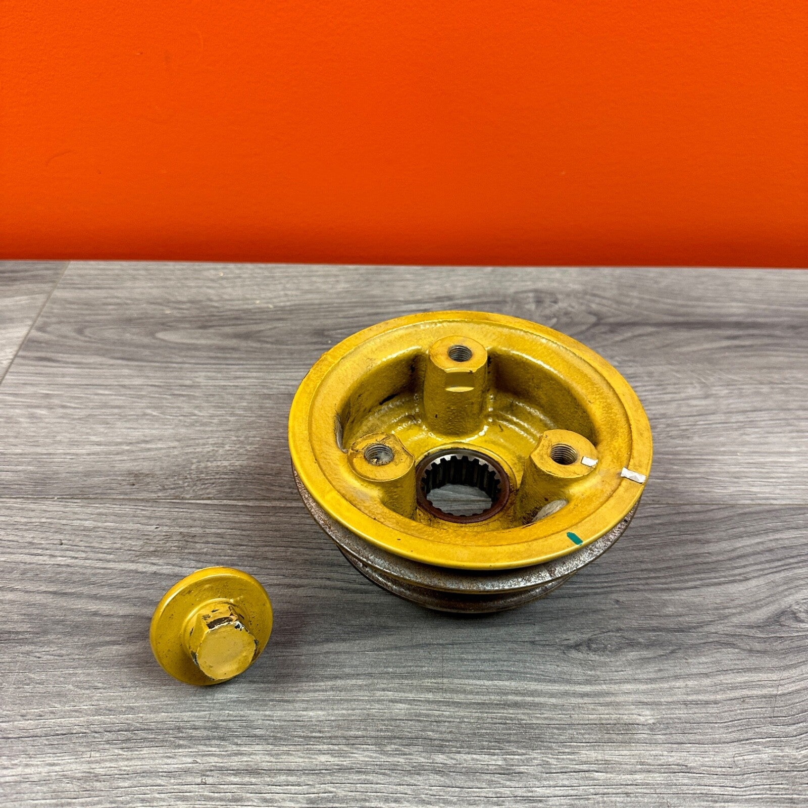 CAT Caterpillar 242D Skid Steer Crank Crankshaft Pulley w/ BOLT C3.3B Kubota