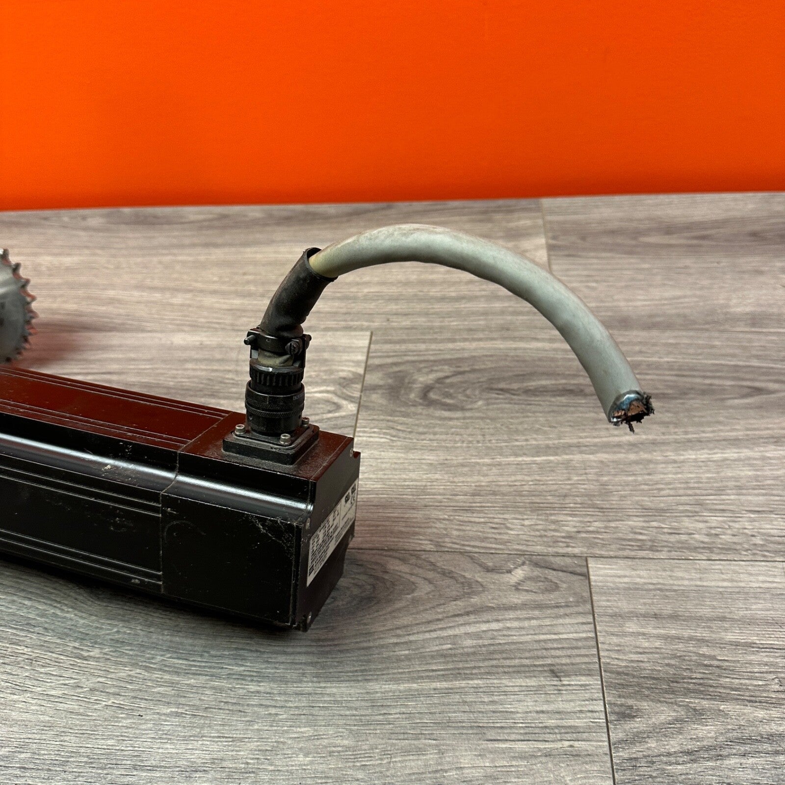 60:1 Right Angle Reducer MotoVario 040 Gearbox NMRV040 & MPM893-1951 Servo Motor