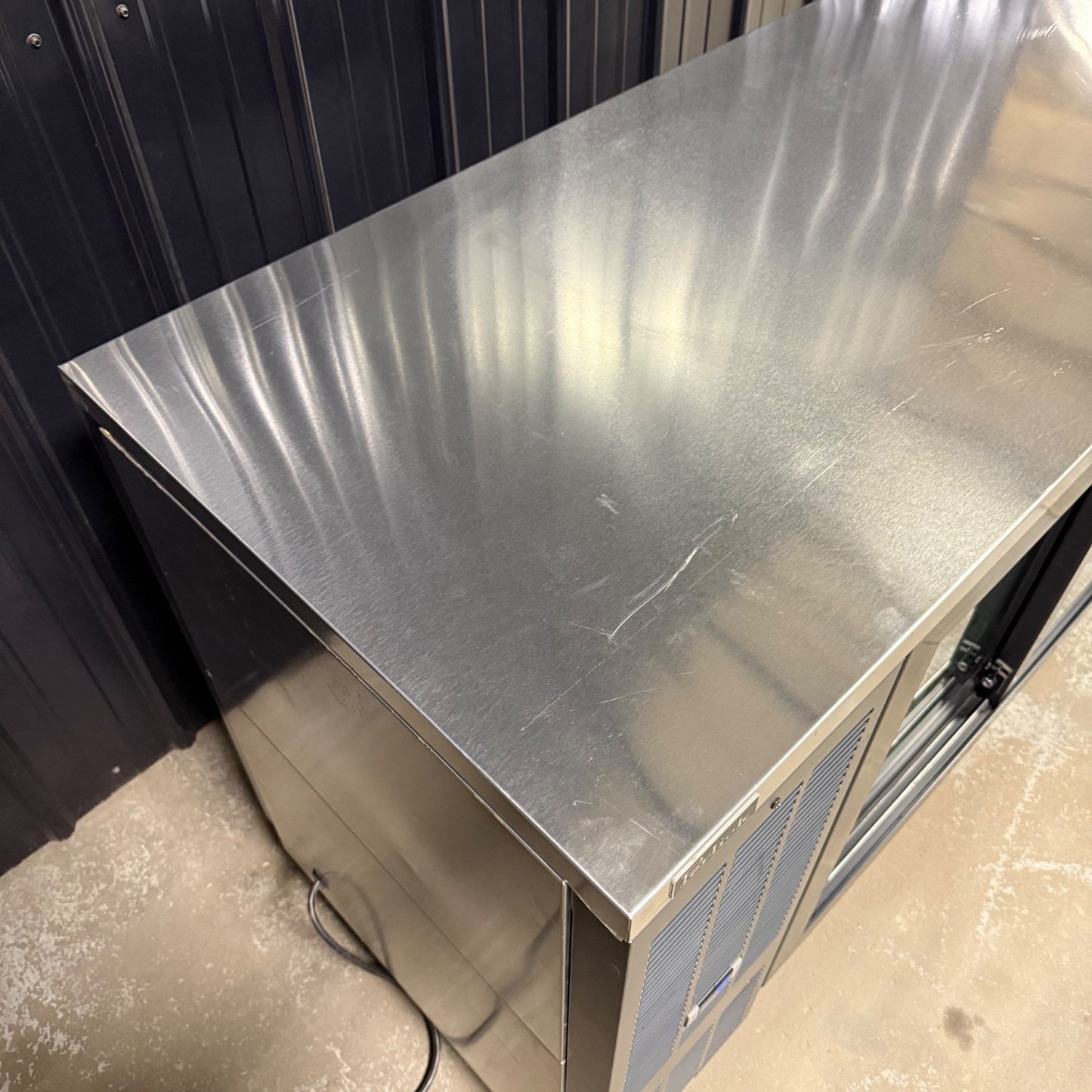 Perlick SDPS60 60" Black Pass-Thru Sliding Door Back Bar Refrigerator2