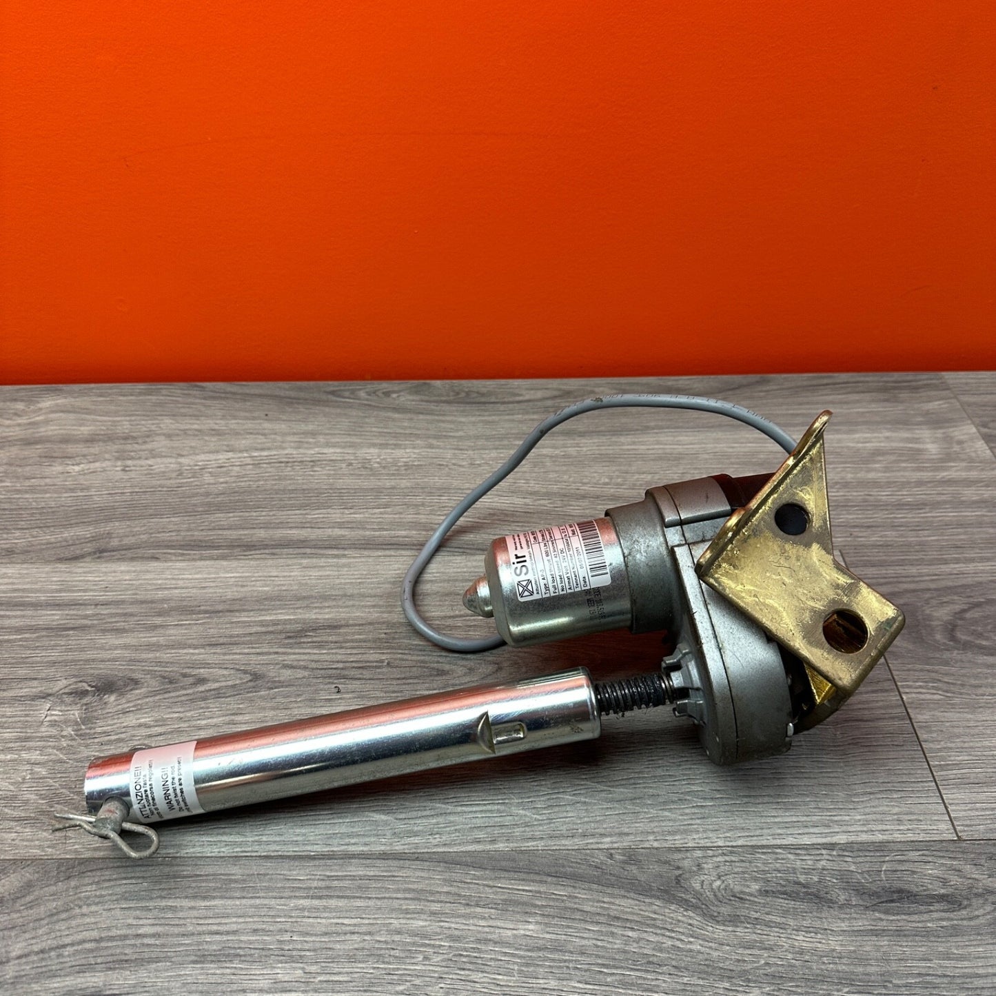 Tennant 1050452, Strive Floor Scrubber Actuator 1013319