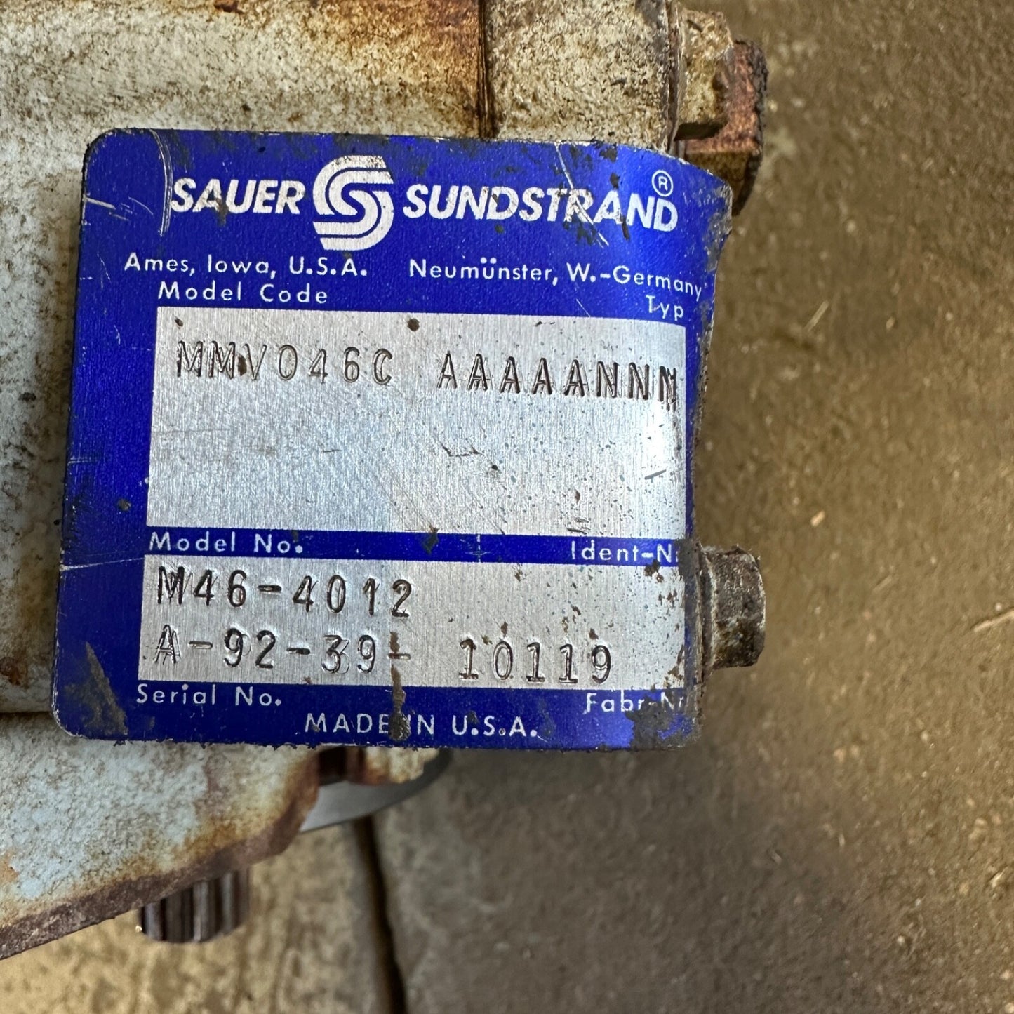 Hydraulic Drive Motor - Genie S60 - M464012 | MMV-046c Danfoss Sauer M465