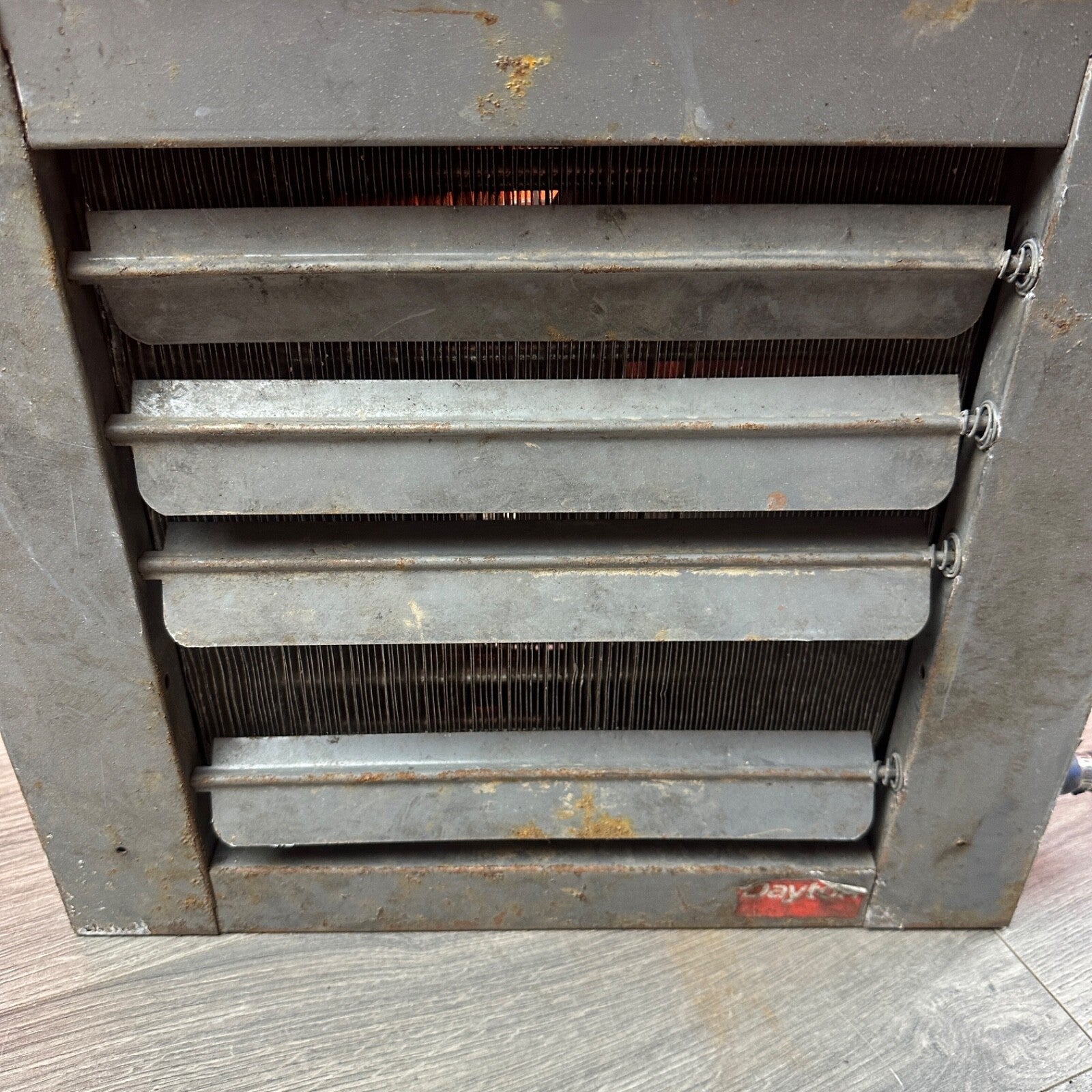 Dayton Hydronic Unit Heater 5PV19 - Wall and Ceiling Water, 18,400 BTU/HR