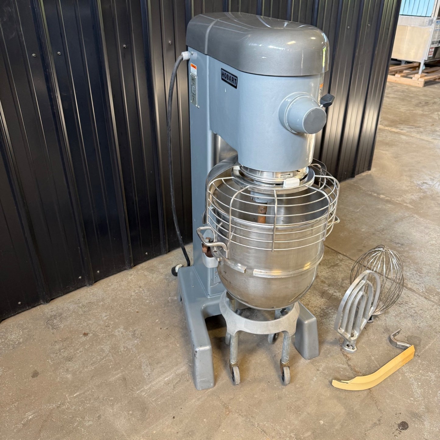 Hobart D340 40 Qt Mixer W/ Bowl & Attachments & Guard 1 1/2 HP 3 PH 480v2