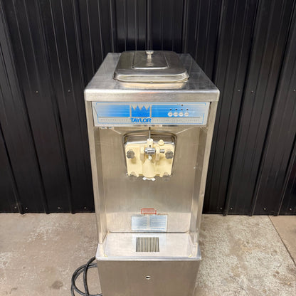Taylor 751-27 Soft Serve Ice Cream Machine - Good Working Condition!1