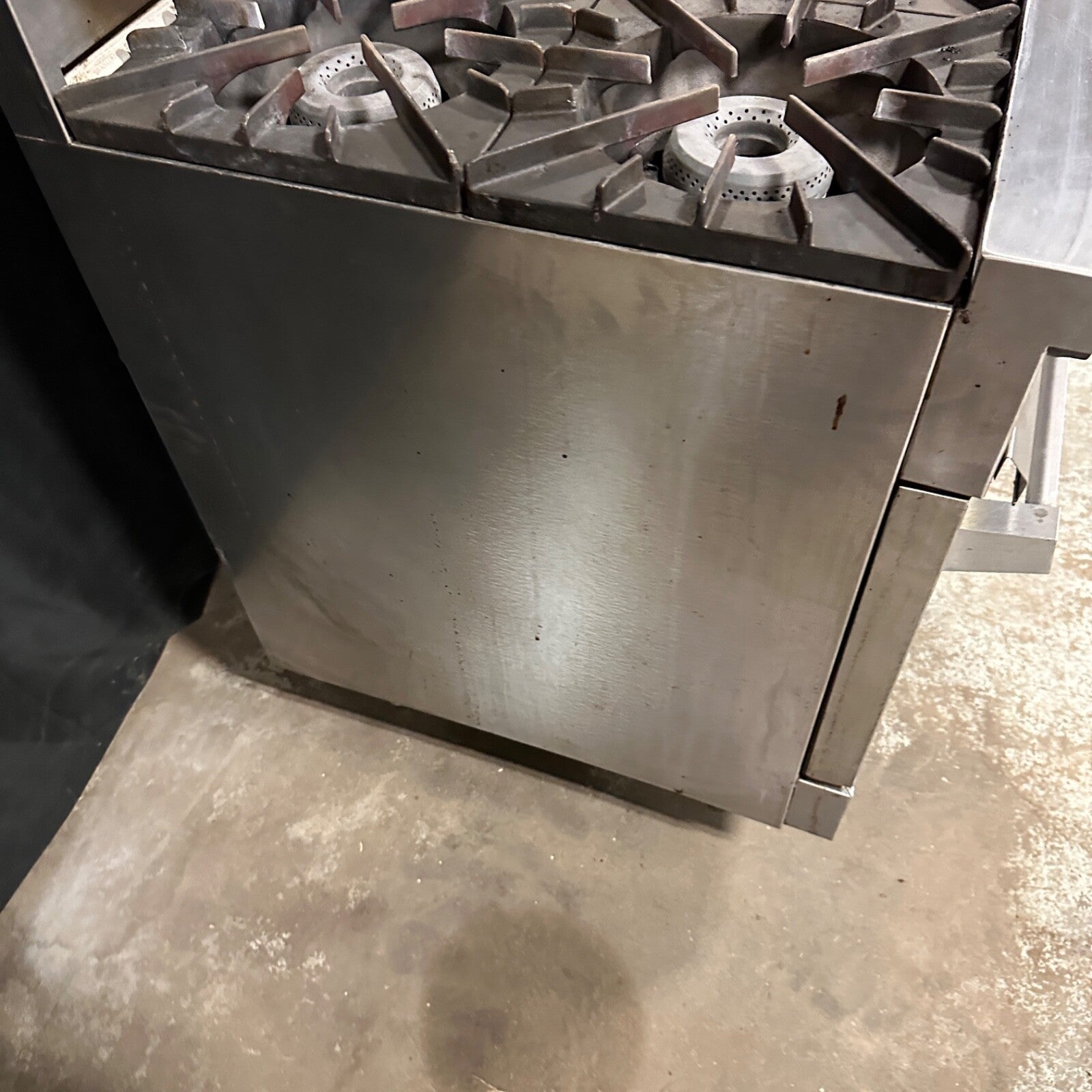 Vulcan 24" 4 Gas Burners & Oven - Natural Gas - 24L Small Commercial Kitchen