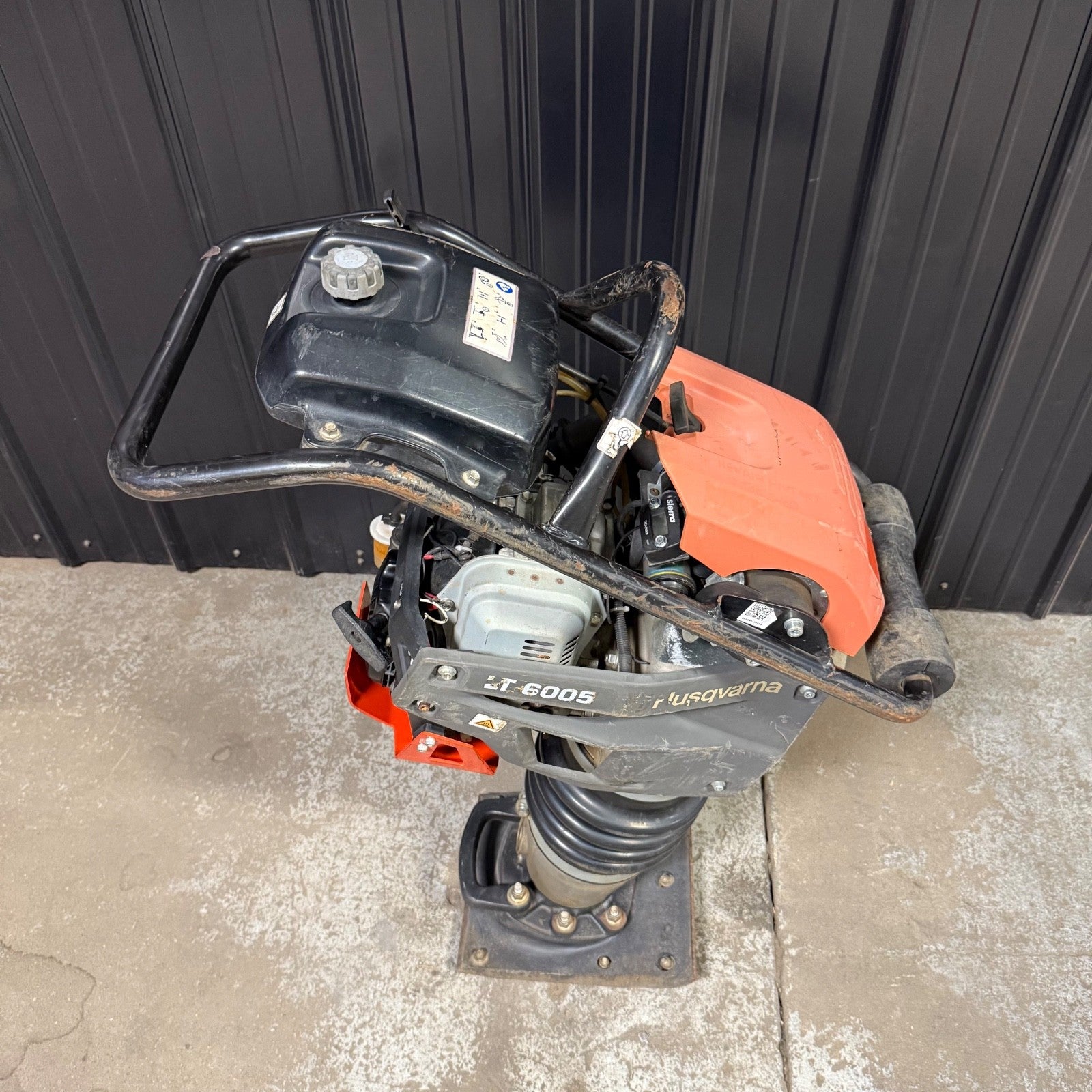 Husqvarna LT6005 Jumping Jack Tamper Plate Compactor - Rock - Asphalt - Dirt