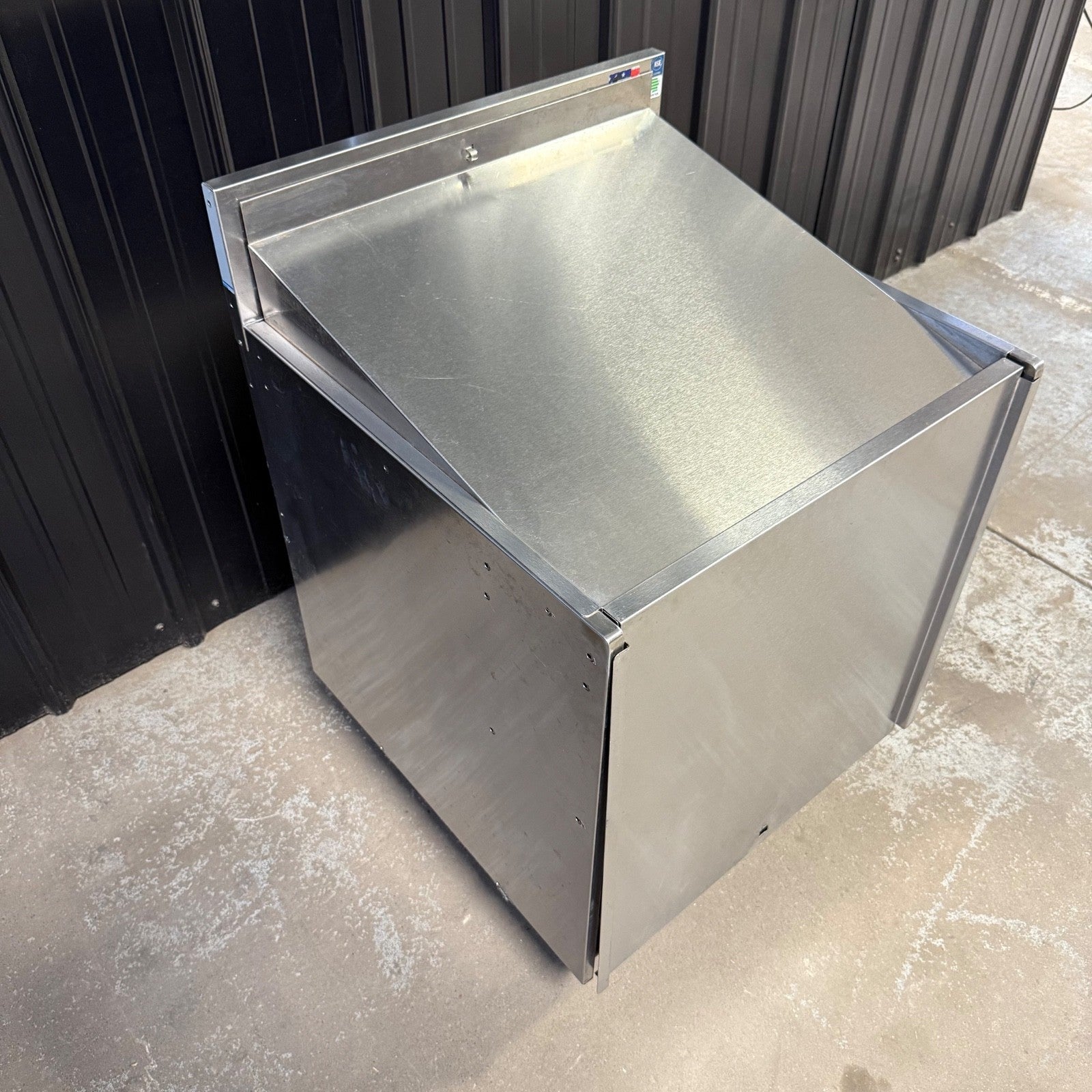 Perlick TS24LS Liquor Bottle Display Cabinet - Behind Bar Storage Step w/ Covers