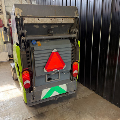 Tennant Green Machines 636 TP90 Diesel Street Sweeper 3321 Hrs Kubota 4WD Cab4
