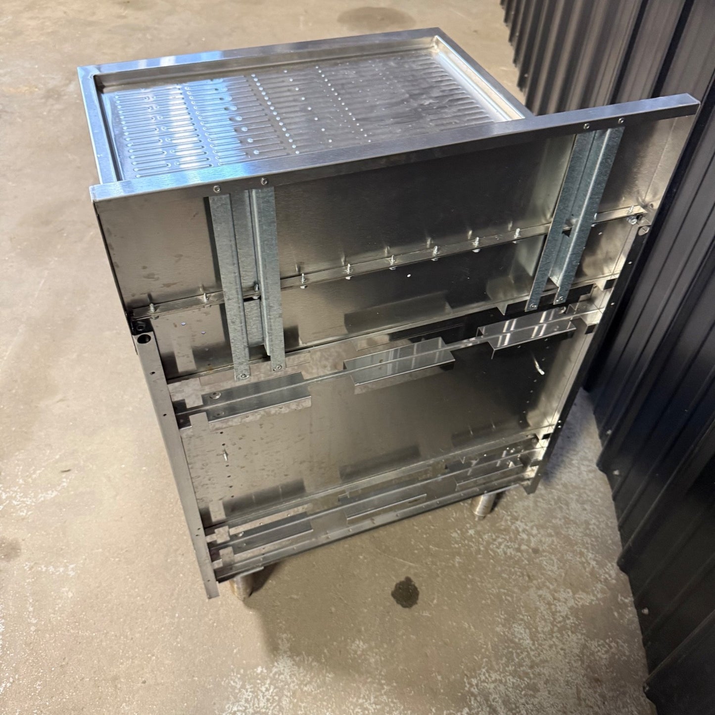 Perlick 7055A-D Drying Rack Glass Underbar Storage Cabinet