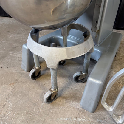 Hobart D340 40 Qt Mixer W/ Bowl & Attachments & Guard 1 1/2 HP 3 PH 480v9