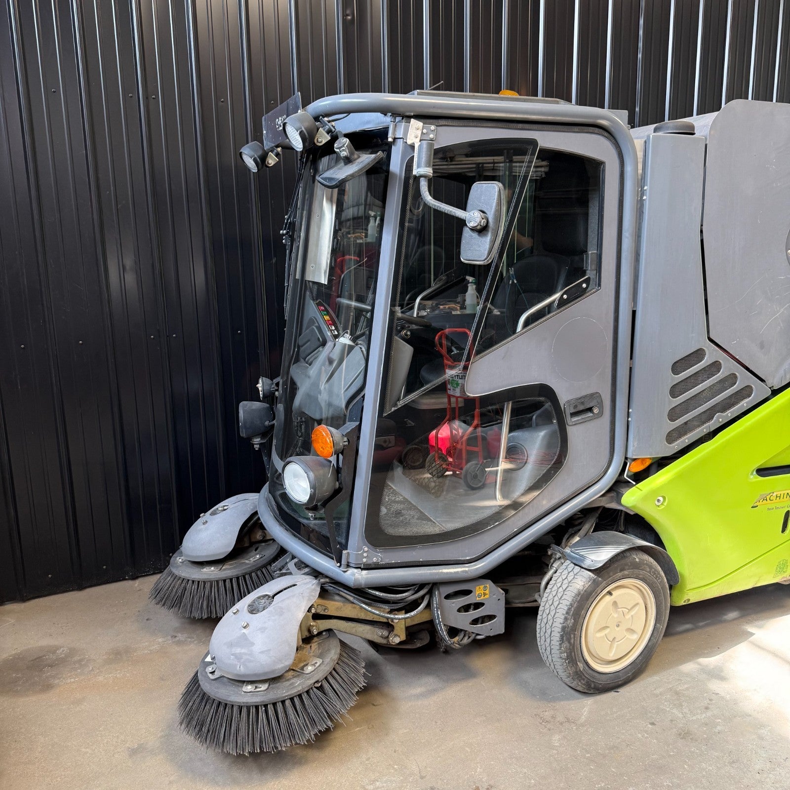 Tennant Green Machines 636 TP90 Diesel Street Sweeper 3321 Hrs Kubota 4WD Cab2