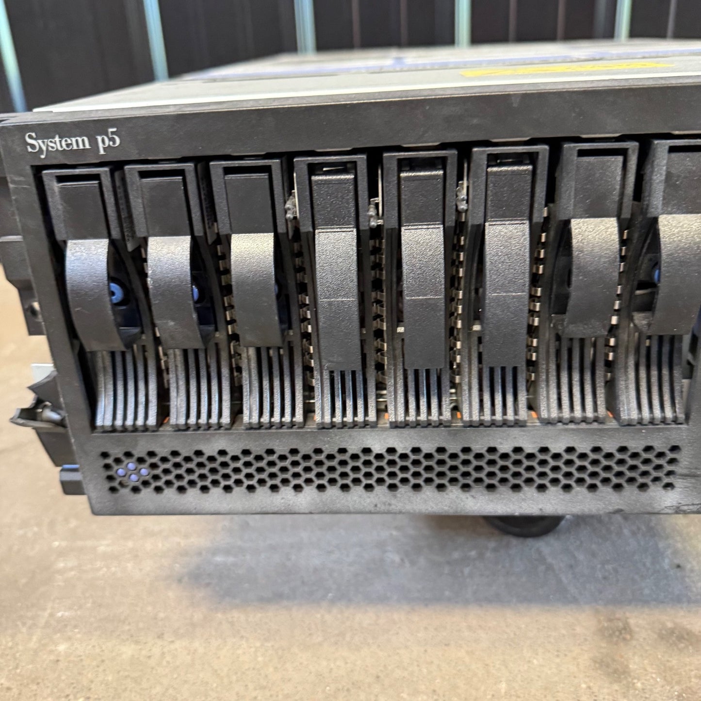 IBM System P5 | HT303280 | 03N6754 Server Computer2