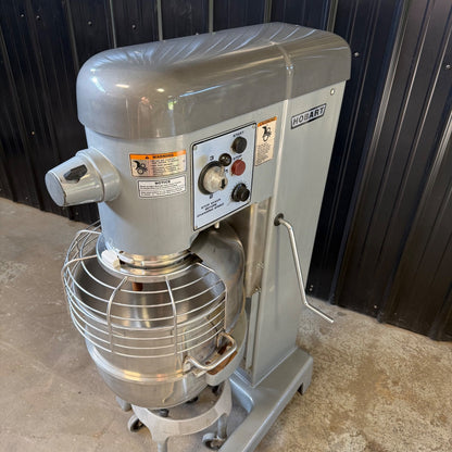 Hobart D340 40 Qt Mixer W/ Bowl & Attachments & Guard 1 1/2 HP 3 PH 480v1