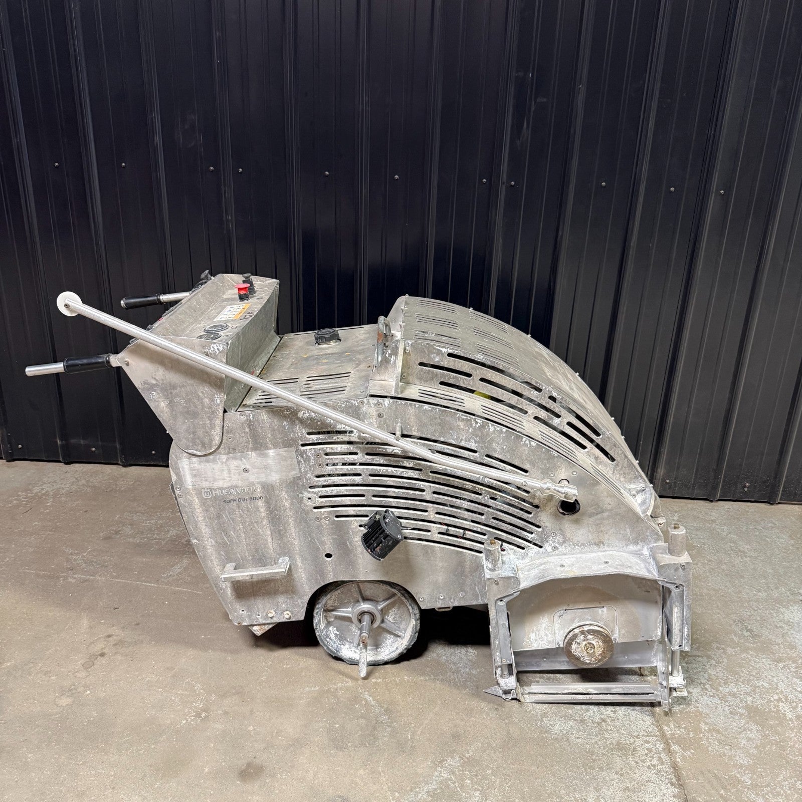 2011 Husqvarna Soff-Cut X5000 27HP Self-Propelled Early Entry Concrete Saw0