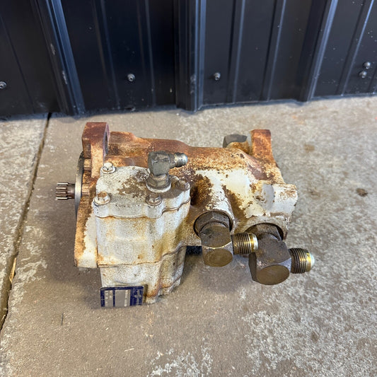 Hydraulic Drive Motor - Genie S60 - M464012 | MMV-046c Danfoss Sauer M46